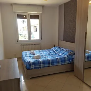 sottomarina-lido-apartment.hotelinveneto.com/