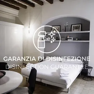 italianway-apartments-corso-como.italymilanhotels.net/