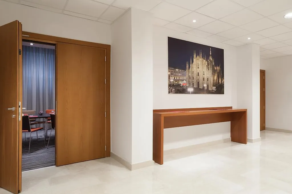 Hotel Rafael Μιλάνο 3*,  Ιταλία