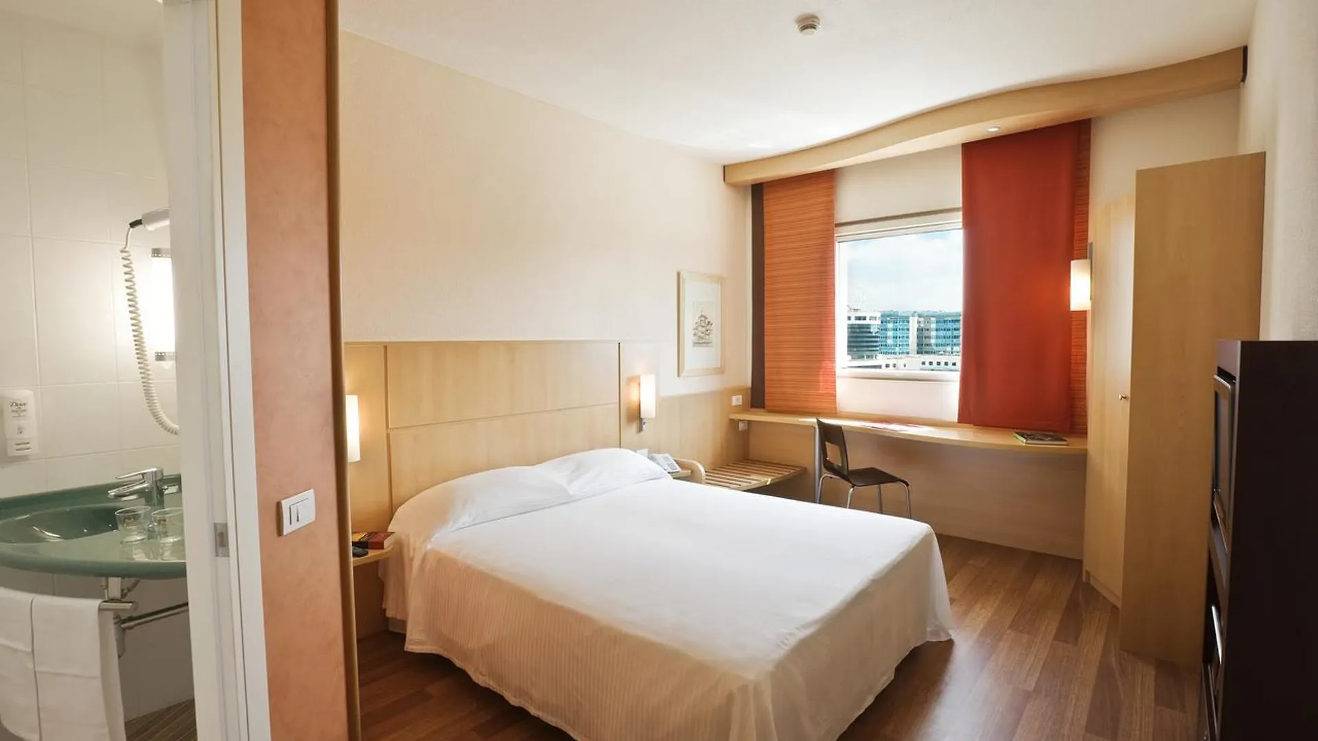Hotel Rafael Μιλάνο 3*,  Ιταλία
